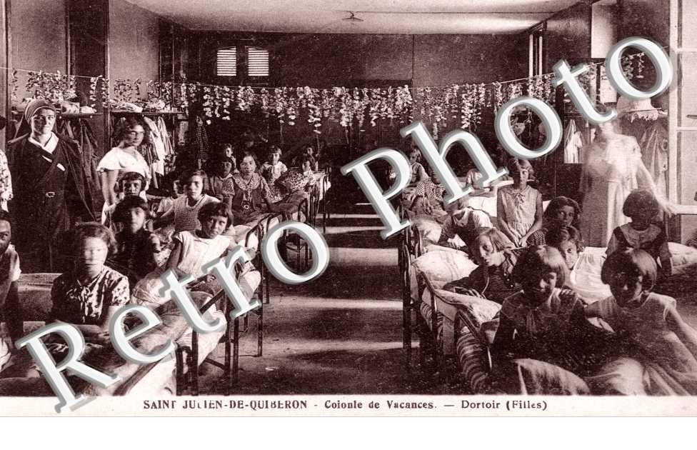Saint Julien de Quiberon - Colonie de Vacances - Dortoir des Filles