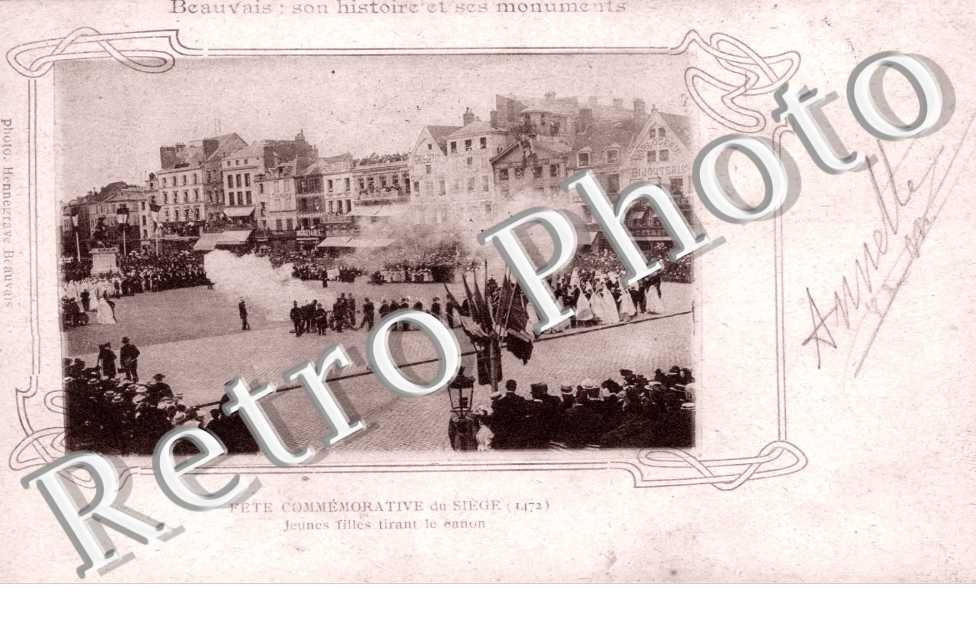 Fete Commemorative du Siege 1472 - Jeunes filles Tirant le canon