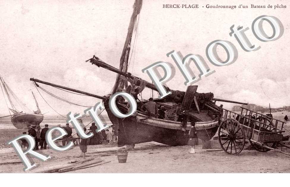 Goudronnage d'un bateau de peche