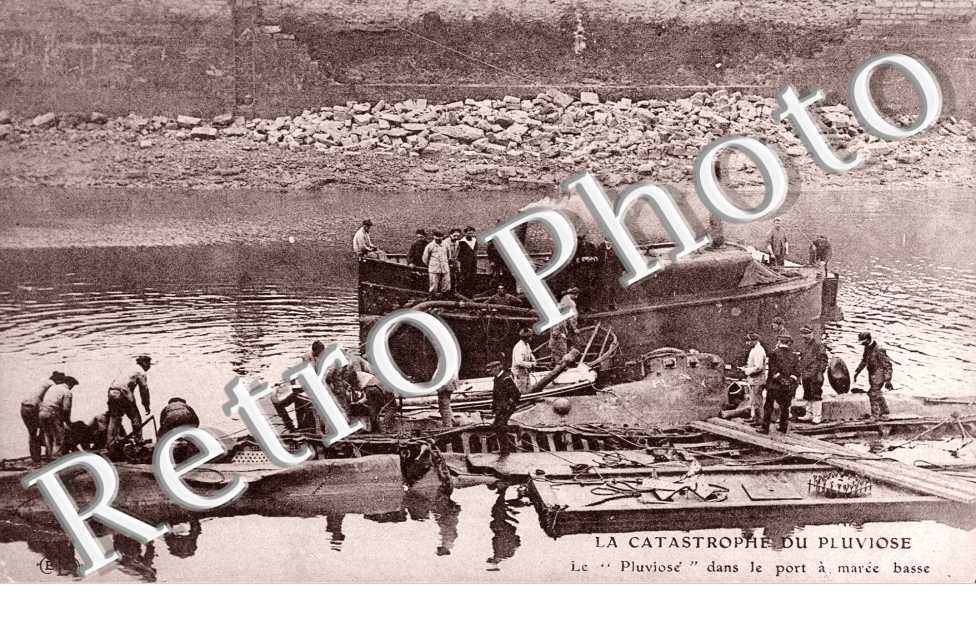 La Catastrophe du pluvieuse - Dans Le Port