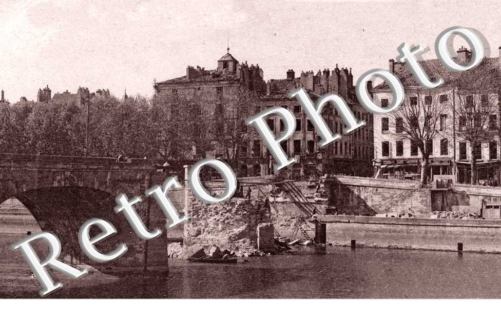 Pont Saint-Laurent et quais de la Poterne et des Messageries dtruits par les Allemands