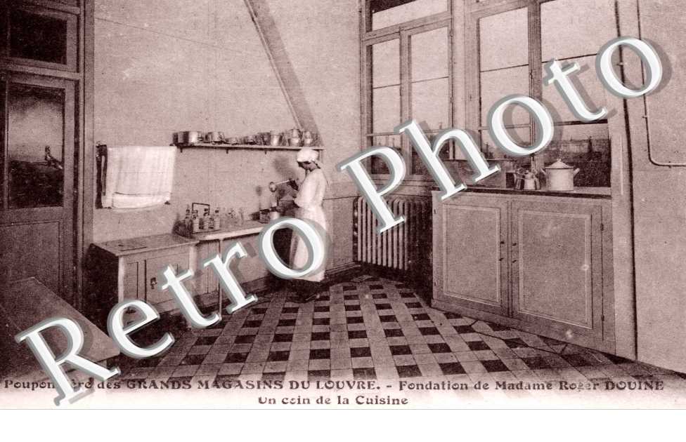 rue de Marengo et rue de Rivoli - Grands Magasins du Louvre Pouponnie Un  coin de la cuisine Fondation de Mme Roger Douine