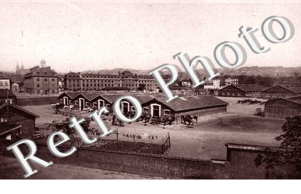 place du champ de mars et caserne Jeanne d'Arc