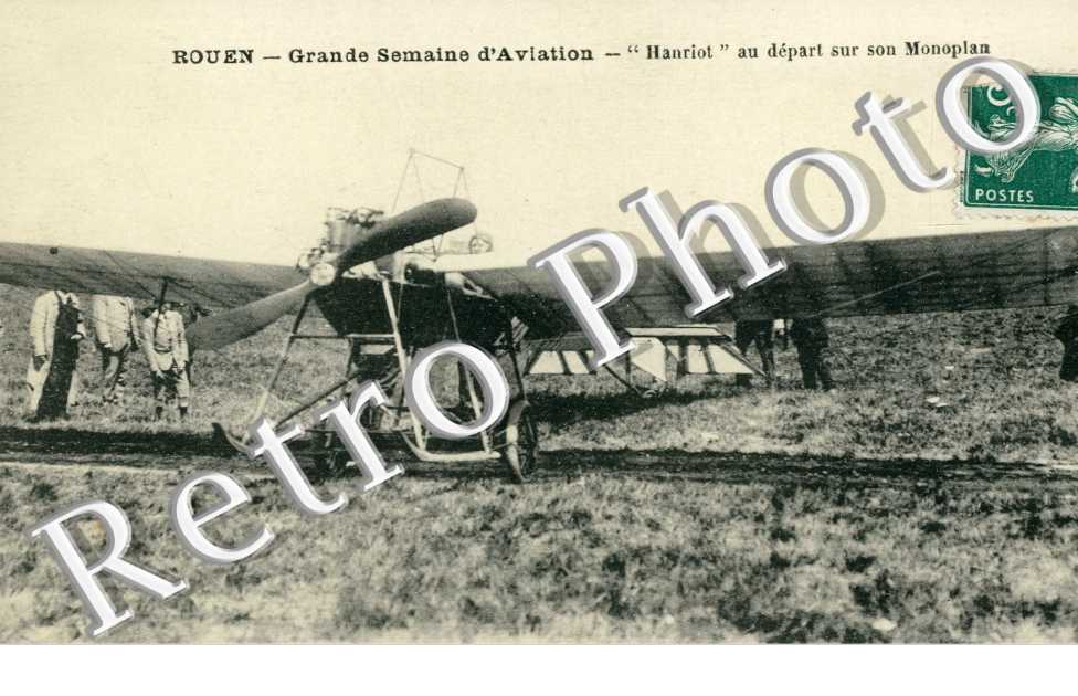 grande semaine d'aviation " Hanriot " au depart sur son monoplan