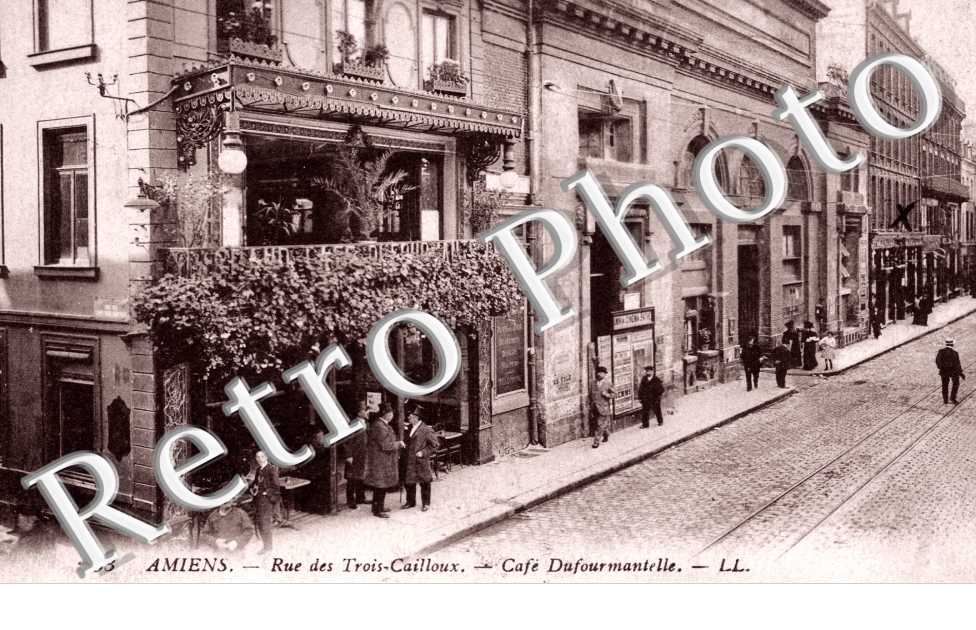 la rue des Trois Cailloux Cafe Dufourmantelle