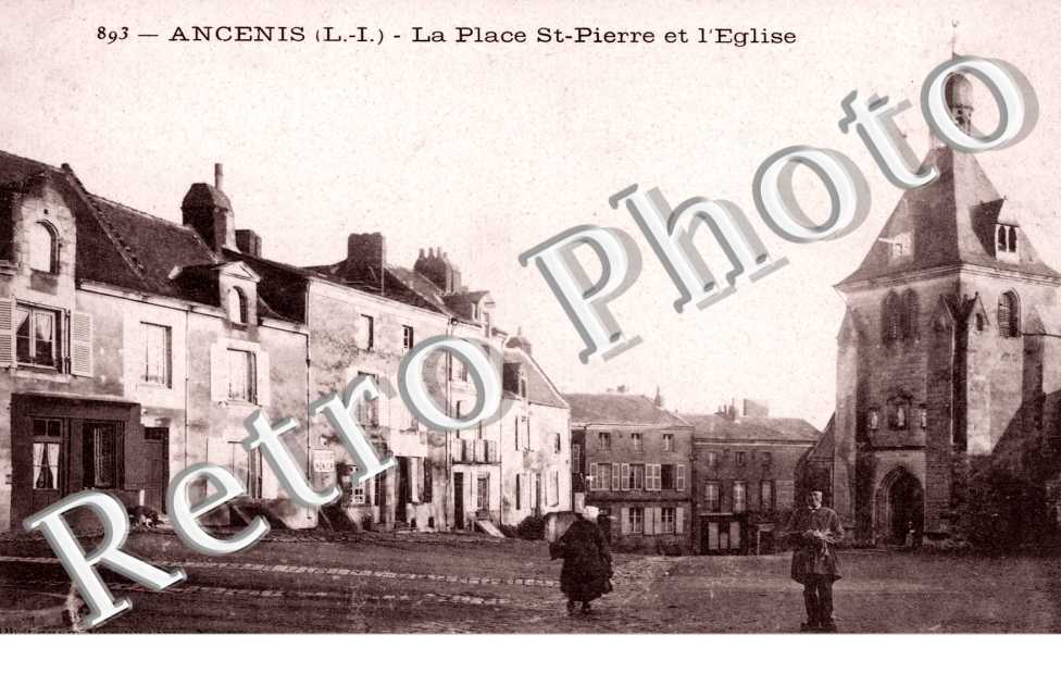 la Place Saint-Pierre et l'eglise