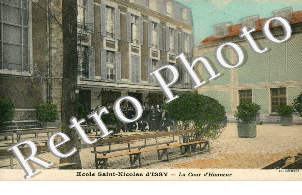 ecole Saint-Nicolas d&#039;Issy La cour d&#039;honneur
