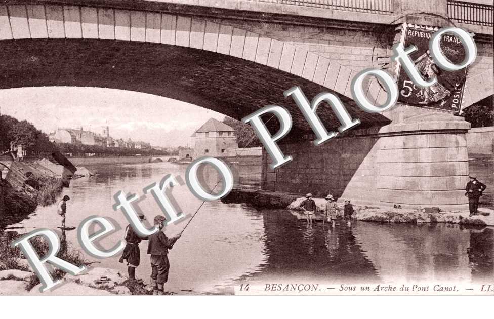 sous un arche du Pont Canal