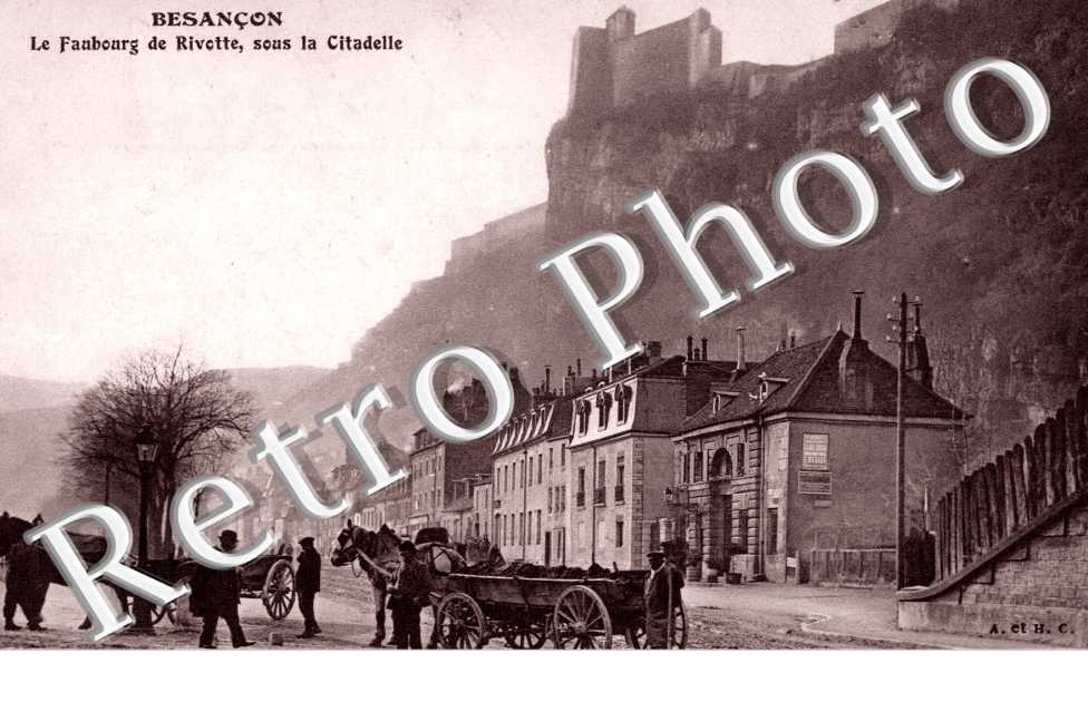 Faubourg de Rivotte au pied de la citadelle