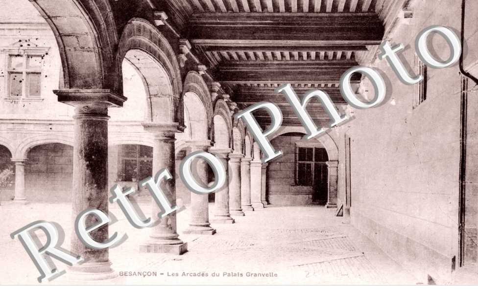 les arcades du palais Granvelle