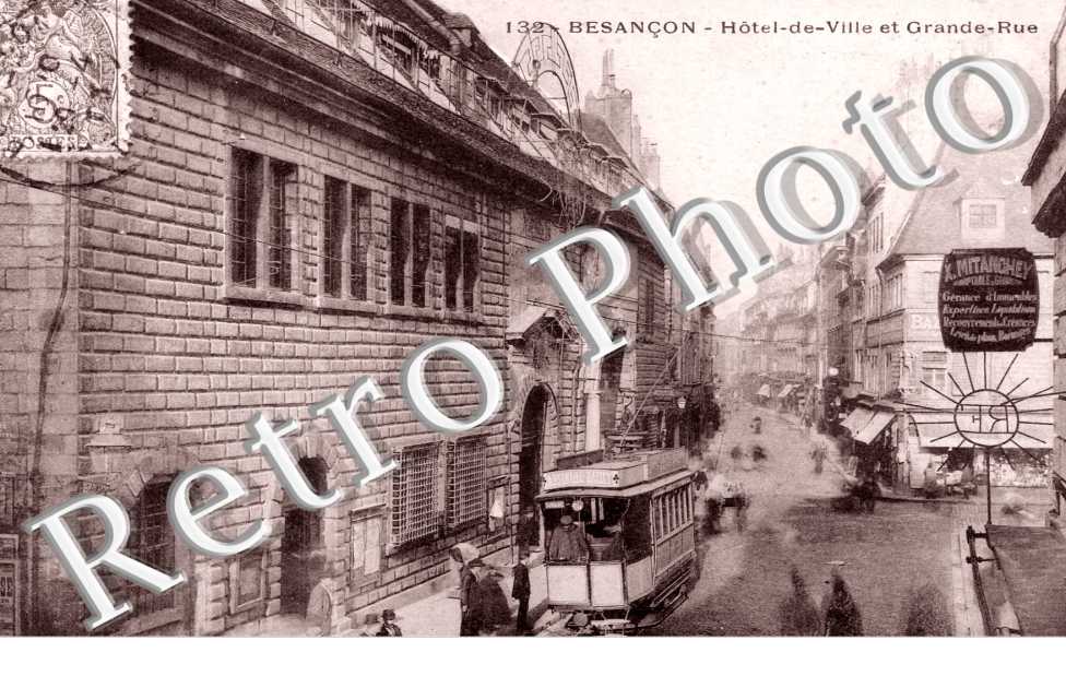 Hôtel de Ville et Grande Rue