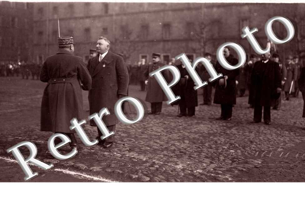 Troupes passees en revue, 9 fevrier 1939