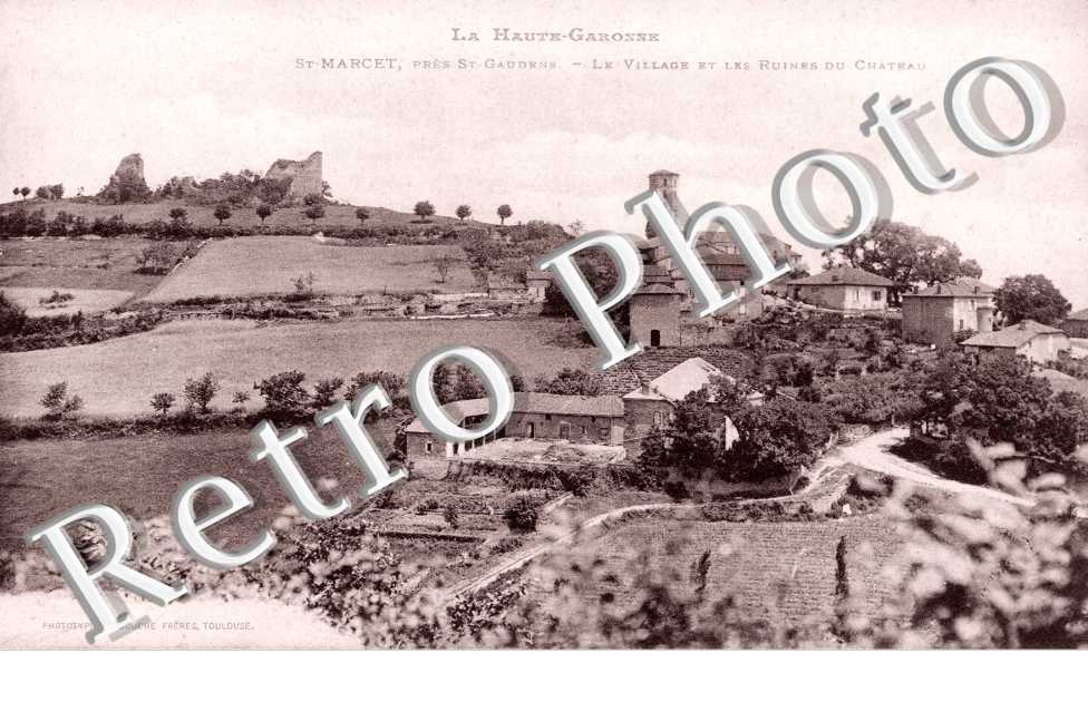 le Village et les ruines du chateau