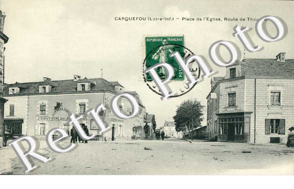 place de l&#039;eglise, route de Thouare