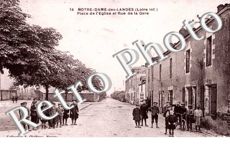 place de l&#039;eglise et rue de la gare