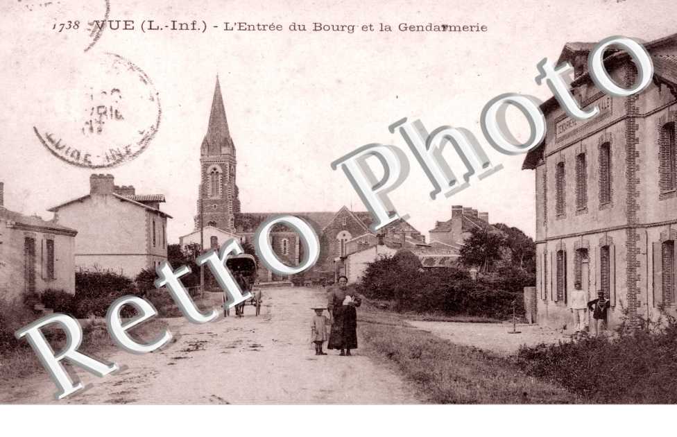 l&#039;entree du bourg et la Gendarmerie