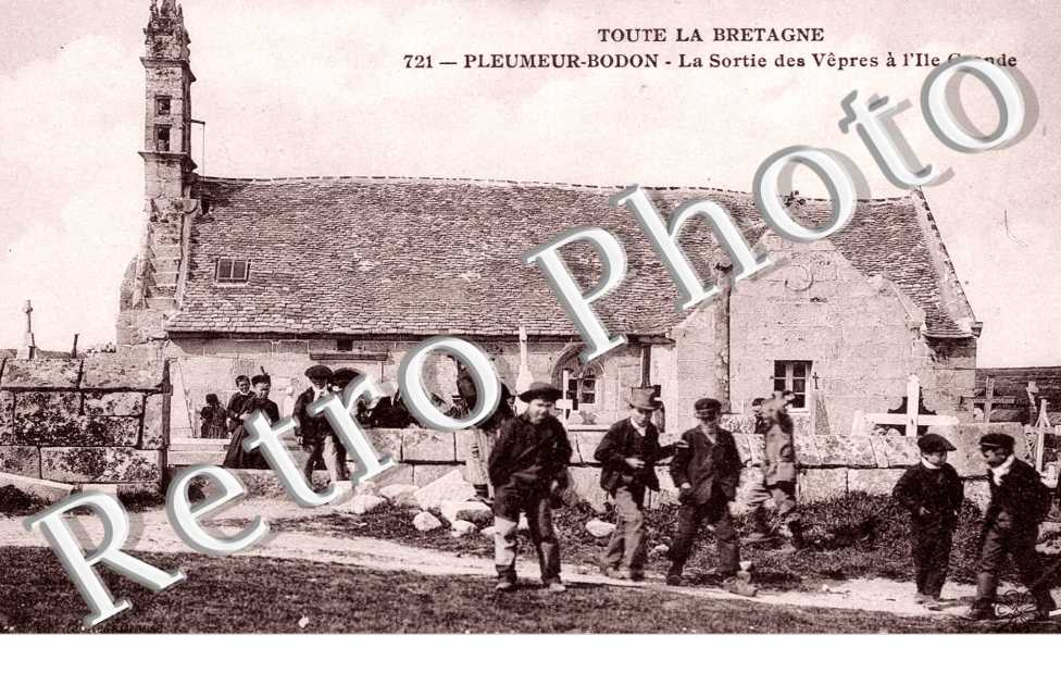 PLEUMEUR-BONDON la sortie des Vepres a l&#039;Ile Grande