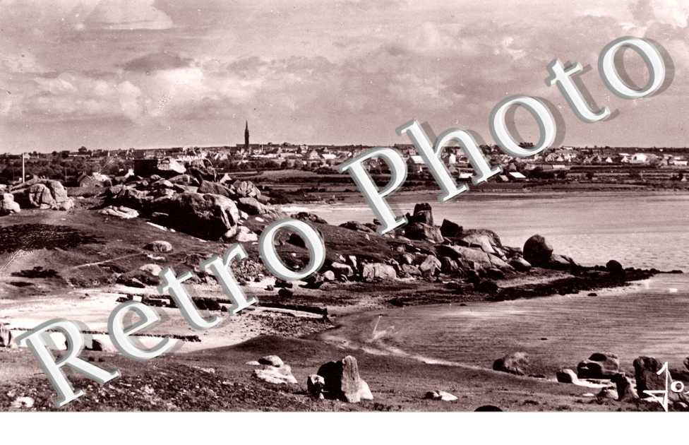 Vue generale prise d&#039;une des petites criques de l&#039;anse de Kernic