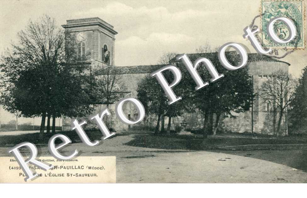 place de l&#039;eglise Saint-Sauveur