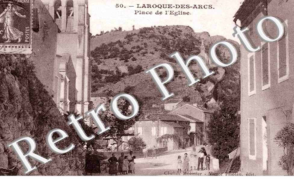LAROQUE DES ARCS place de l&#039;eglise