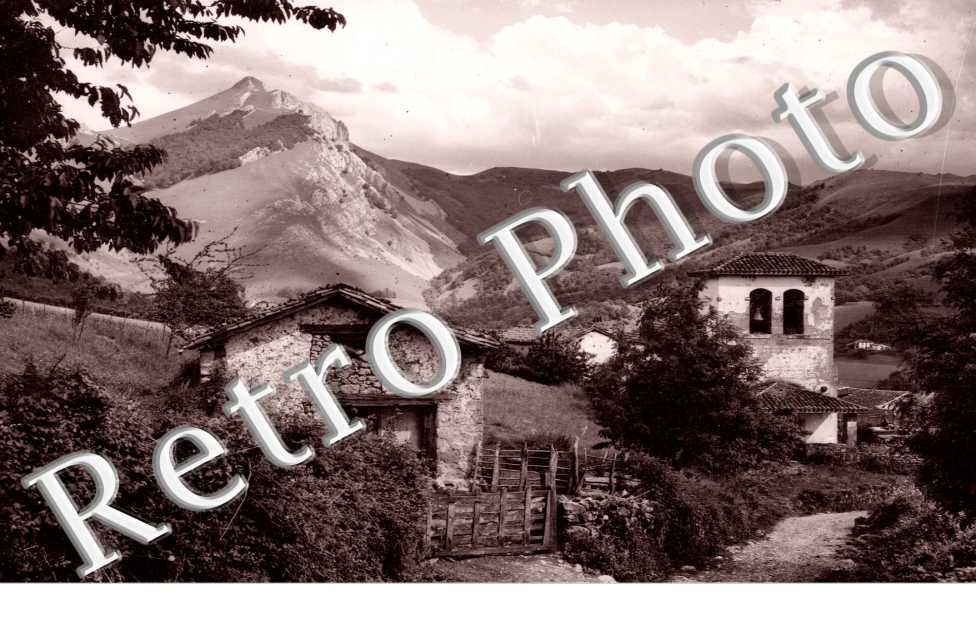 Eglise romane et pic de Behorleguy