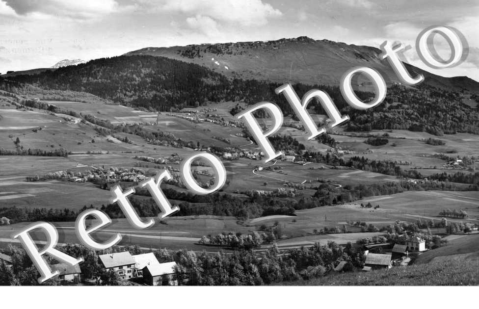 Vue generale et la montagne d&#039;Hirmentaz