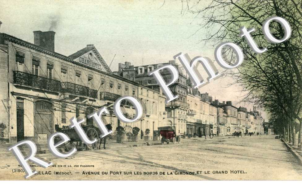 Avenue du port sur les bords de la Gironde et le Grand Hotel