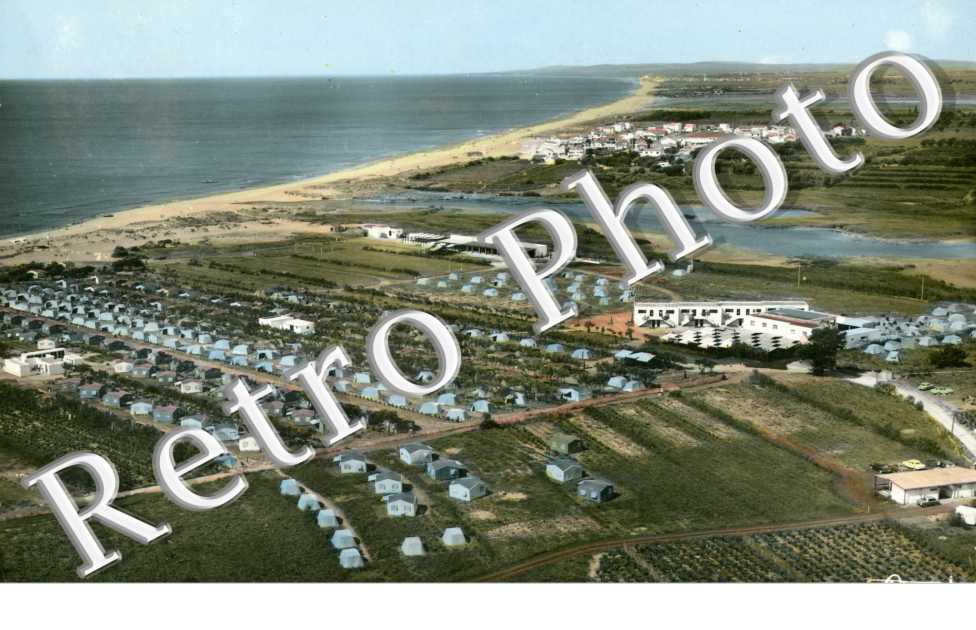 le Camping Club Mediterrannee et la mairie