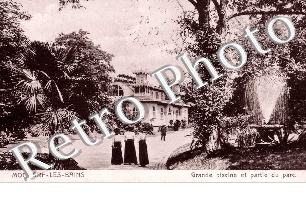 Grande piscine et partie du Parc