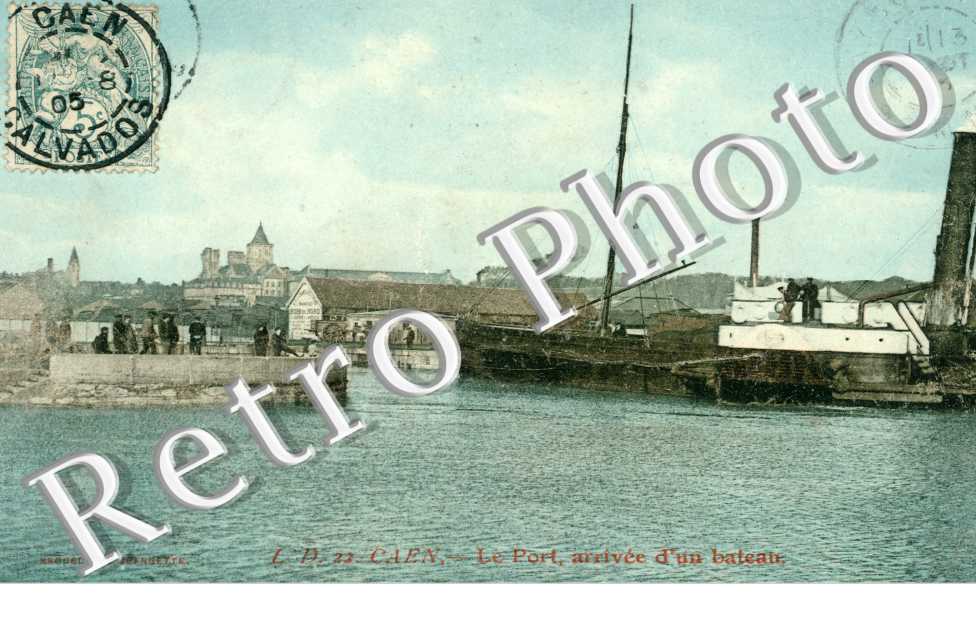 Le Port, arrivee d&#039;un Bateau