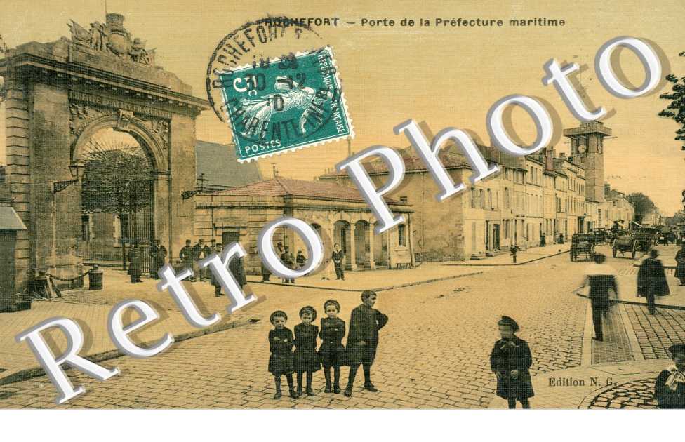 Porte de la Prefecture Maritime