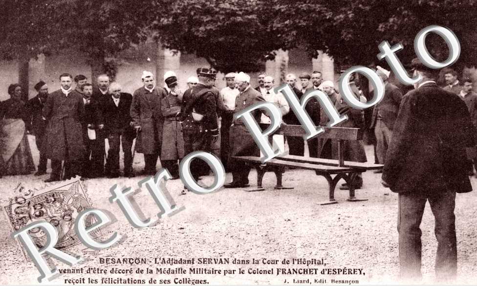 l'Adjudant Servan dans la Cour de l'Hopital