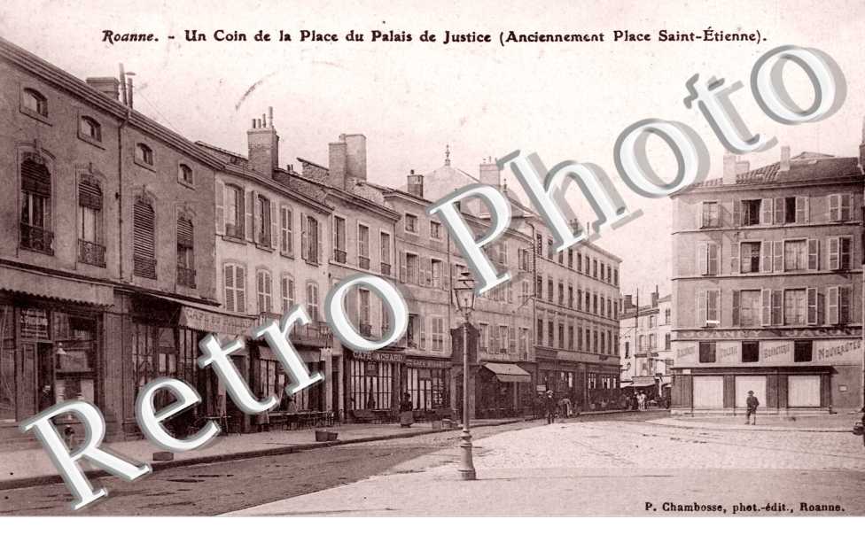 Un coin de la Place du palais de Justice
