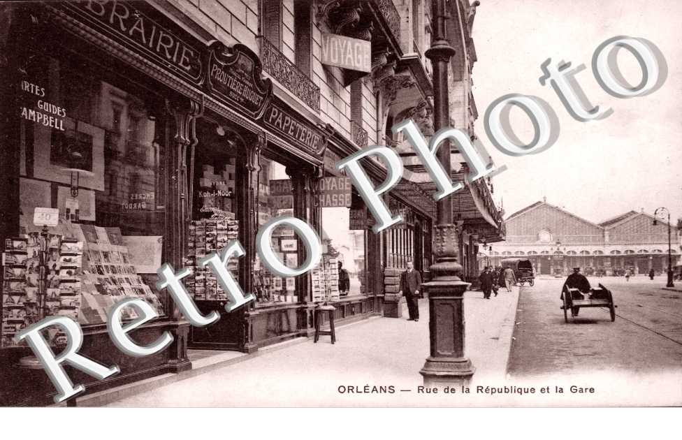 Rue de la Republique et la Gare