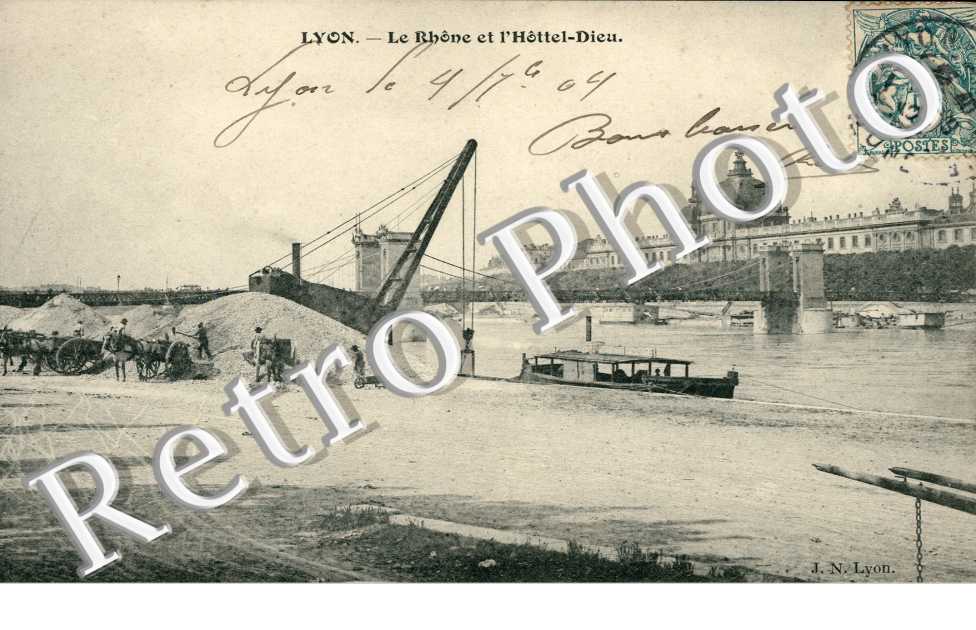 Le Rhone et l&#039;Hotel Dieu