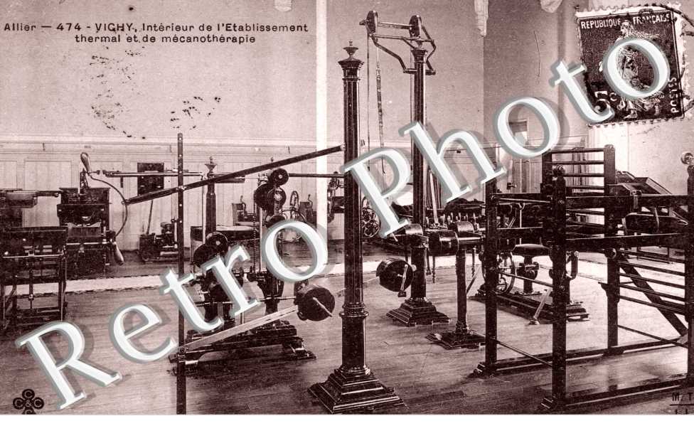 interieur de l'etablissement thermal et de mecanotherapie