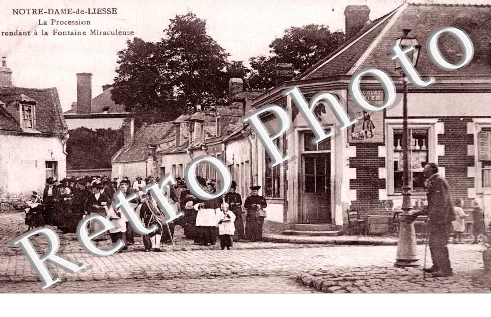 La Procession se rendant a la Fontaine Miraculeuse