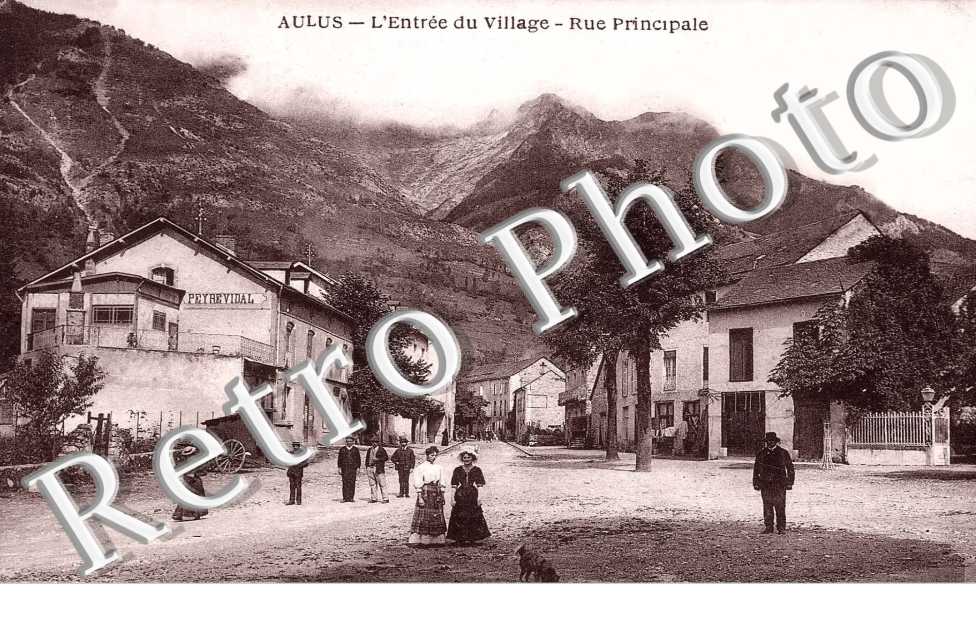 l&#039;entree du village -  rue principale