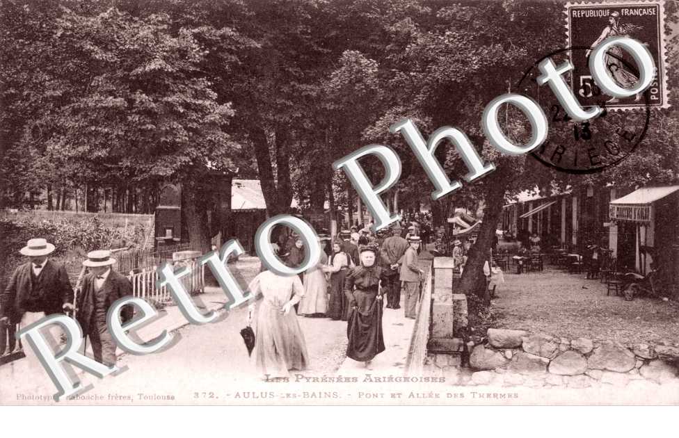Pont et allee des Thermes