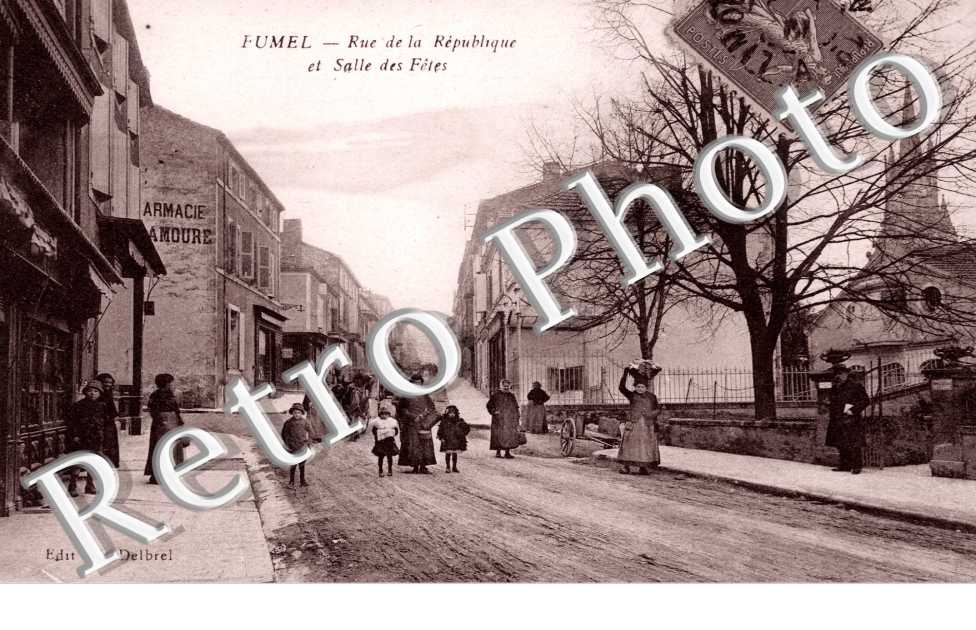 Rue de la Republique etsalle des fetes