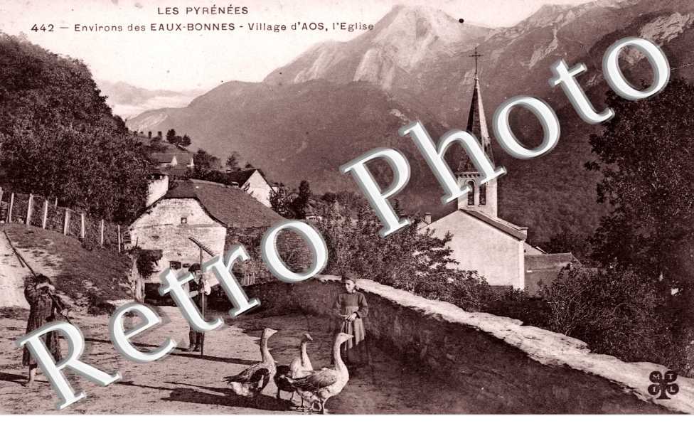 Eglise et Village d&#039;Aos