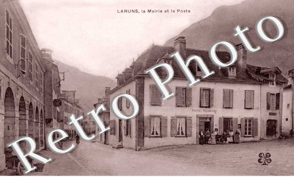 La mairie et la poste