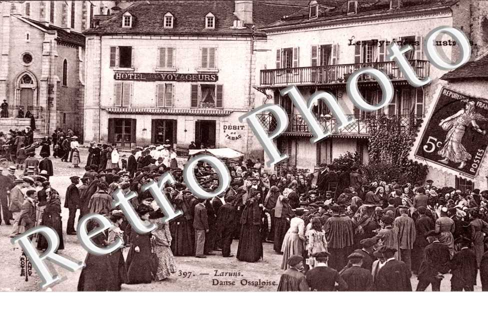 place (hotel des voyageurs)