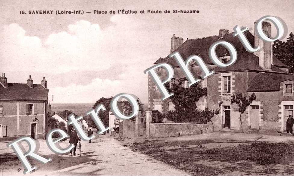 Place de l&#039;Eglise et Route de St Nazaire