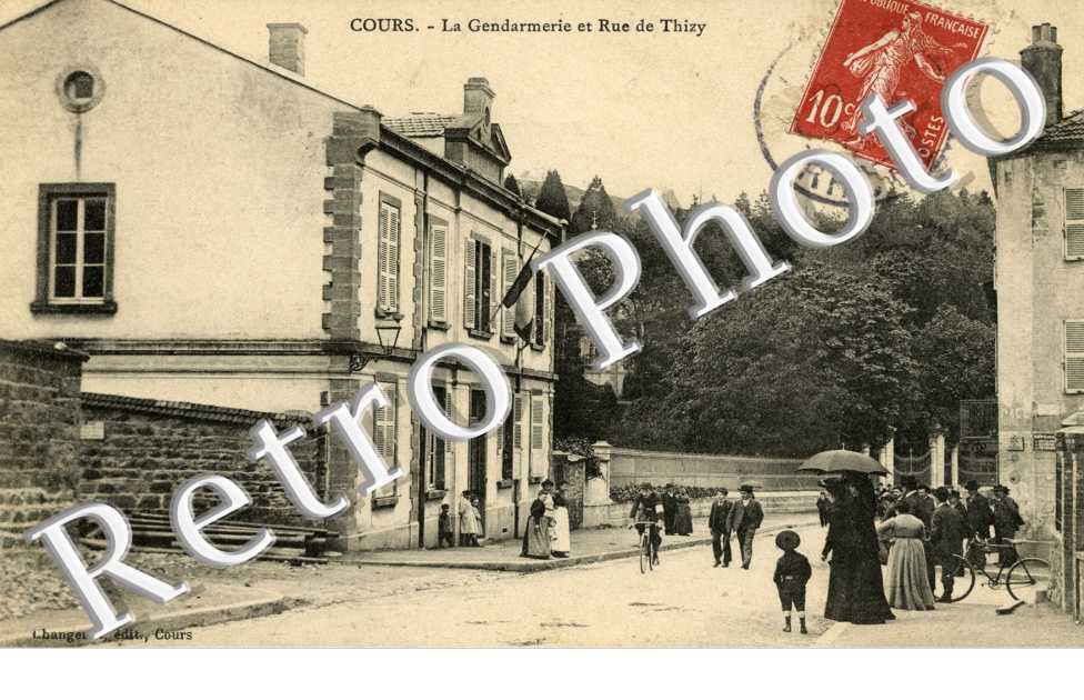 La gendarmerie et rue Thizy