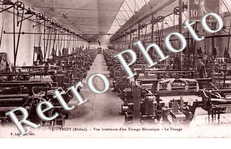 Vue interieure d'un tissage mecanique