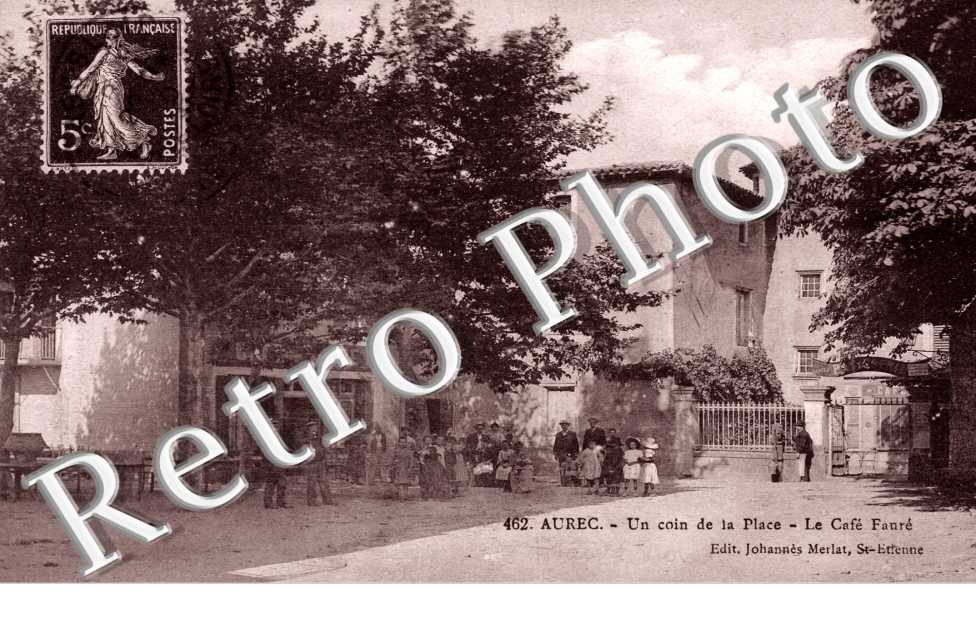 un coin de la place le cafe Faure