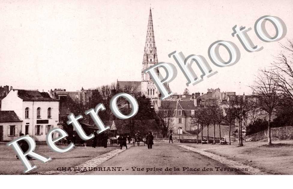 vue prise de la place des Terrasses