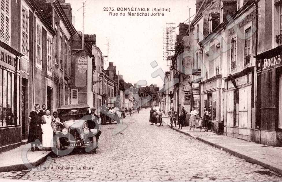 Rue du Marechal Joffre - automobile