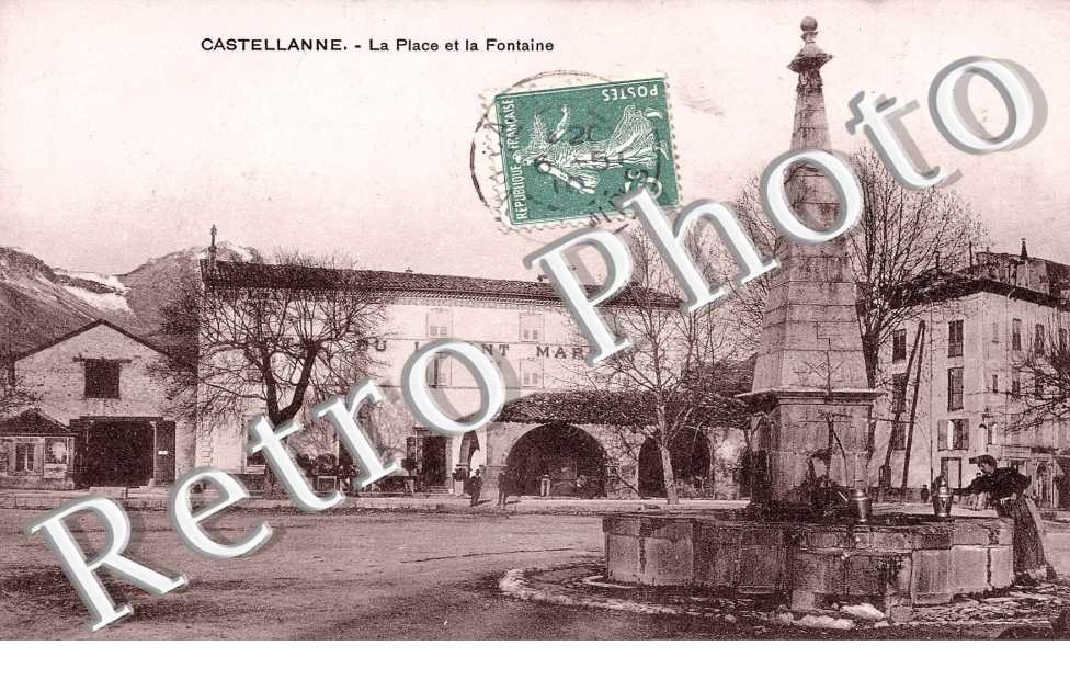 la place et la fontaine